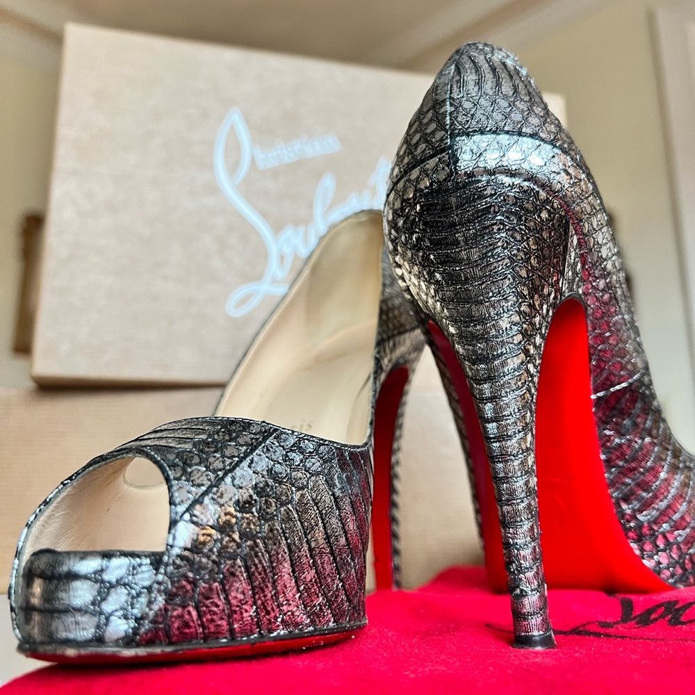 Christian Louboutin Pumps